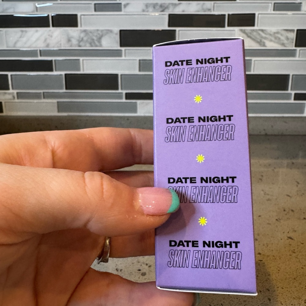 YOUTH FORIA - Date Night Sun-kissed Liquid Skin Enhancer Shade Radiant - Picture 4 of 6